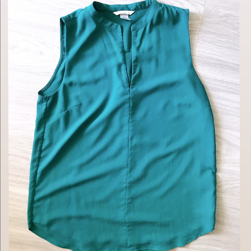 Women’s sleeveless blouse